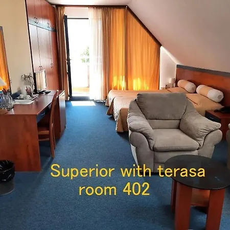 Otel Latinka 3*